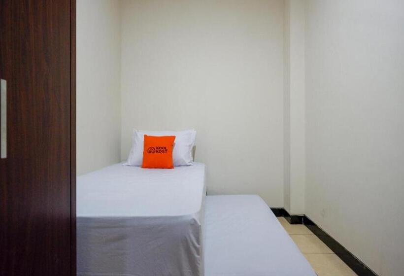 هتل Koolkost Near Kawasan Simpang Lima Semarang