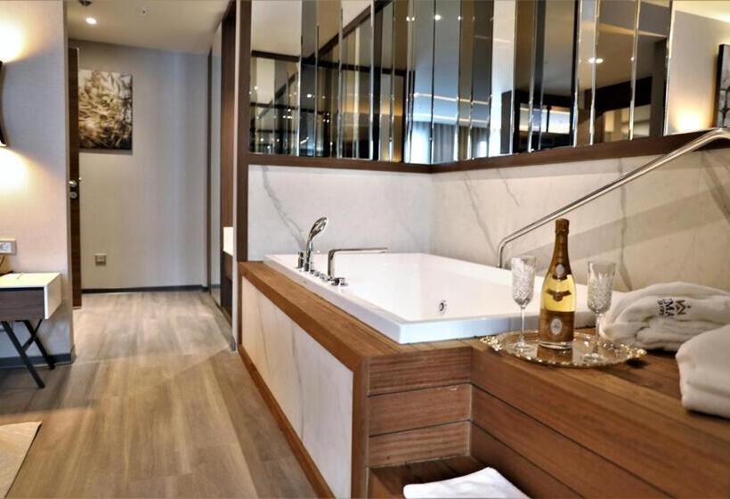 Отель Limak Skopje Luxury