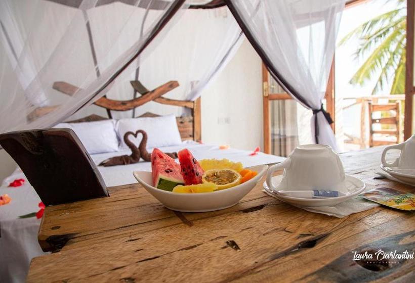 فندق Moonshine Uroa Dikoni Boutique