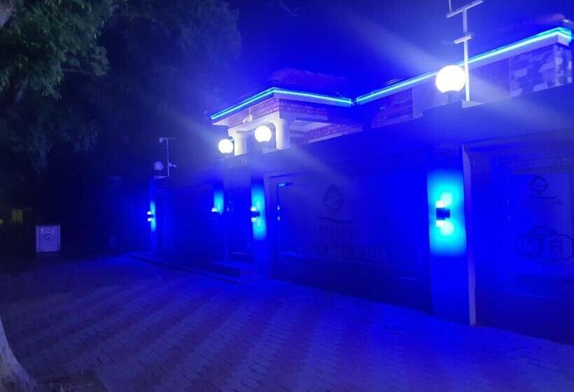 بنسيون Emirates Garden Lodge