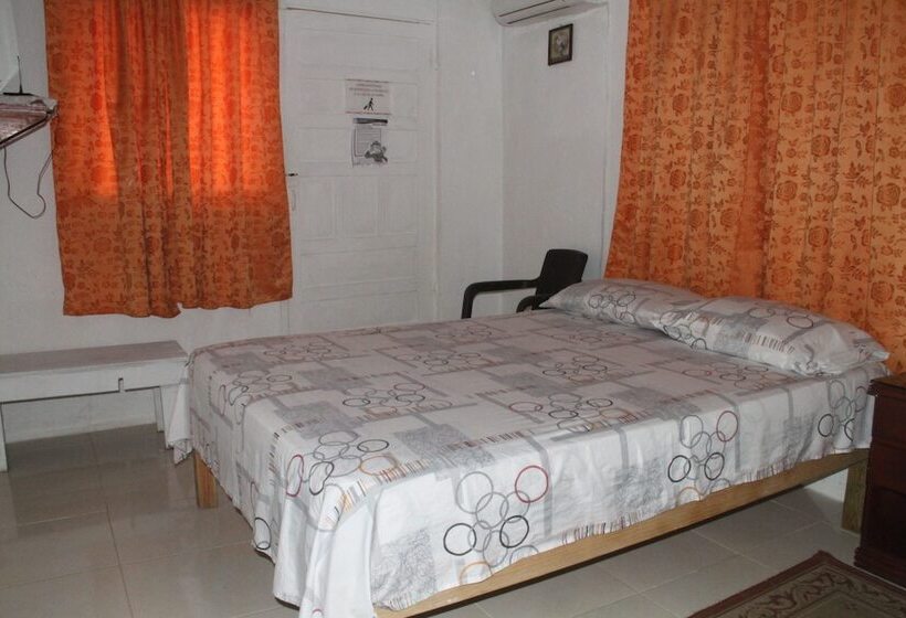 پانسیون Room In Apartment   Green Sea Villa Helen Inn Located At Kilometer 4 Circunvalar