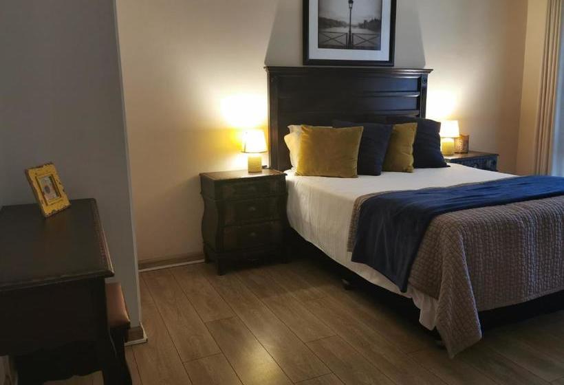 פנסיון Stay@sparks Guesthouse