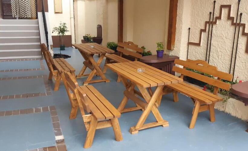 هاستل Centar Lux 2