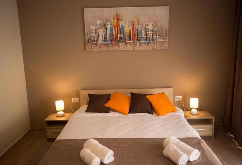 هاستل Centar Lux 2