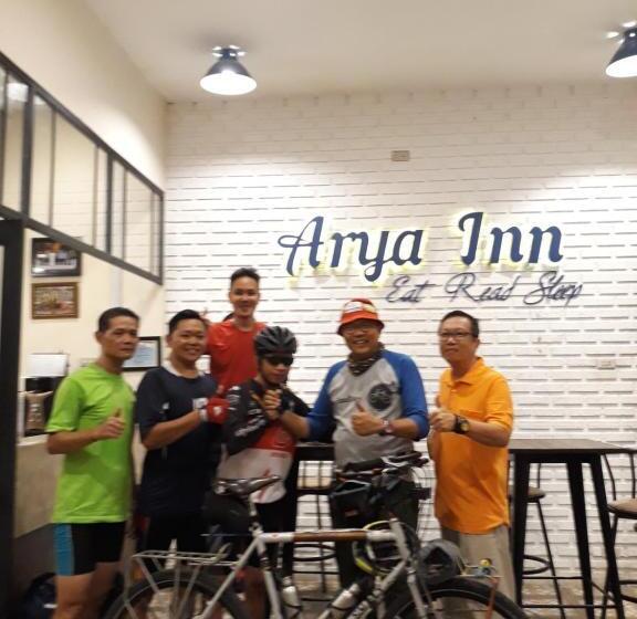 تختخواب و صبحانه Arya Inn