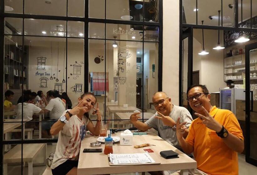 تختخواب و صبحانه Arya Inn