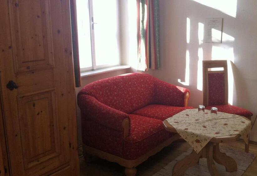 ホテル Gasthof Zum Niederhaus   Familie Perthold