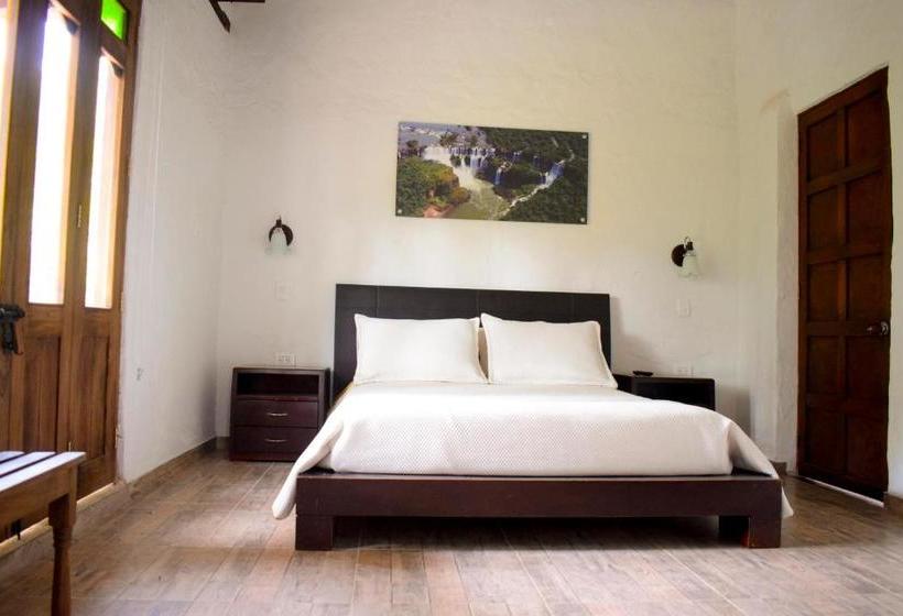 בית מלון כפרי Hacienda Santa Cecilia