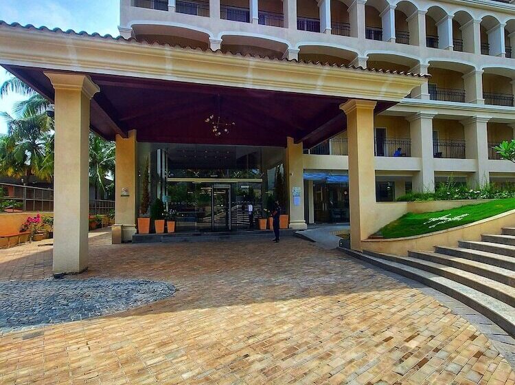 هتل Holiday Inn Goa Candolim