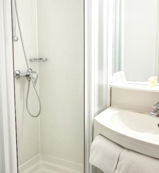 בית מלון כפרי Initial By Balladins Genève / Stgenispouilly