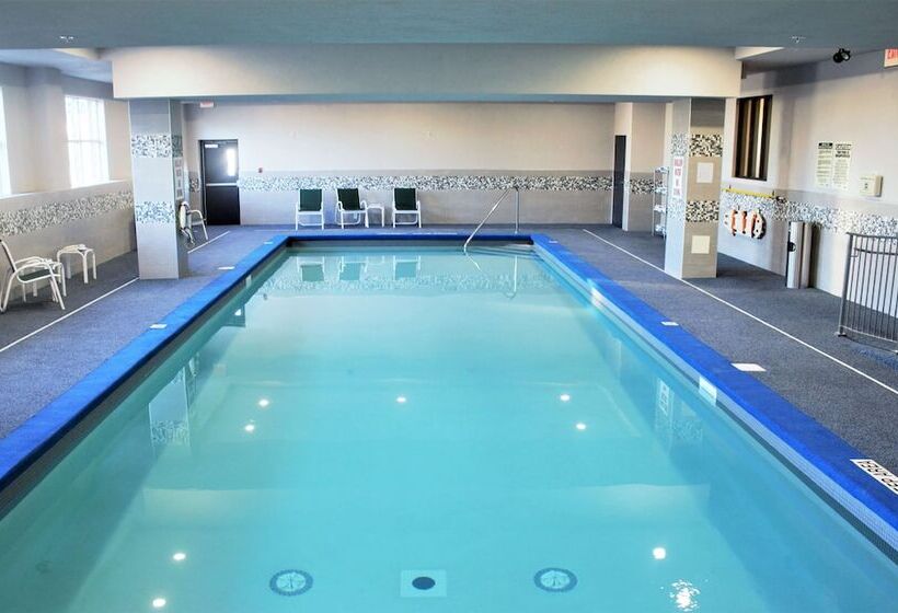 هتل Country Inn & Suites By Radisson, Niagara Falls, On