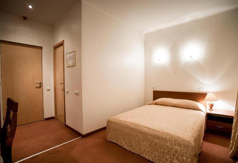 هتل Dinaburg Spa
