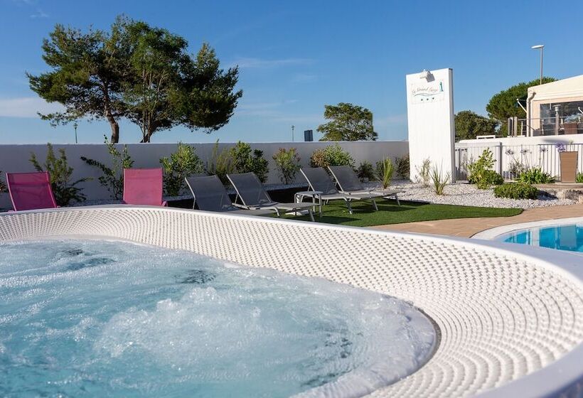 Отель Hôtel Restaurant Le Grand Large   Face à La Plage   Ile De Ré