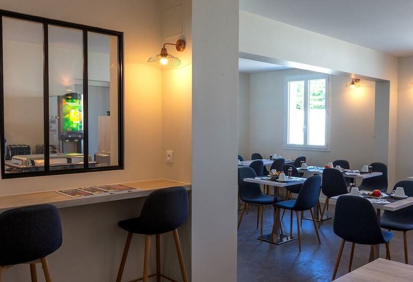 ホテル Hôtel Restaurant Le Grand Large   Face à La Plage   Ile De Ré