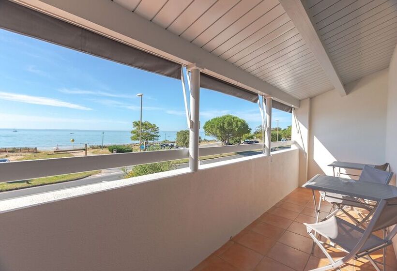 ホテル Hôtel Restaurant Le Grand Large   Face à La Plage   Ile De Ré