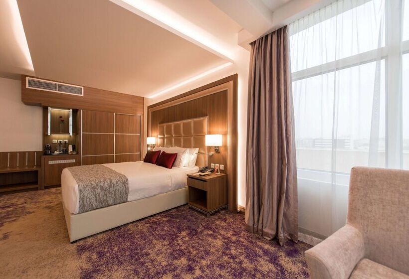 هتل Ramada By Wyndham Continental Jeddah
