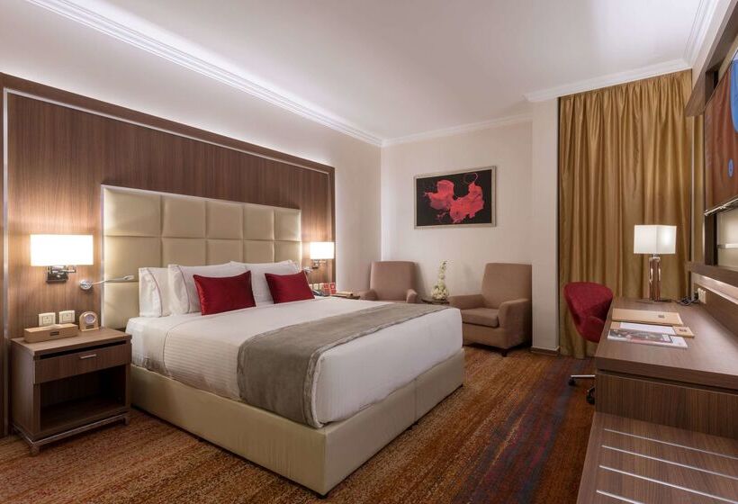 هتل Ramada By Wyndham Continental Jeddah