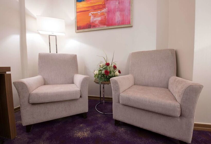هتل Ramada By Wyndham Continental Jeddah