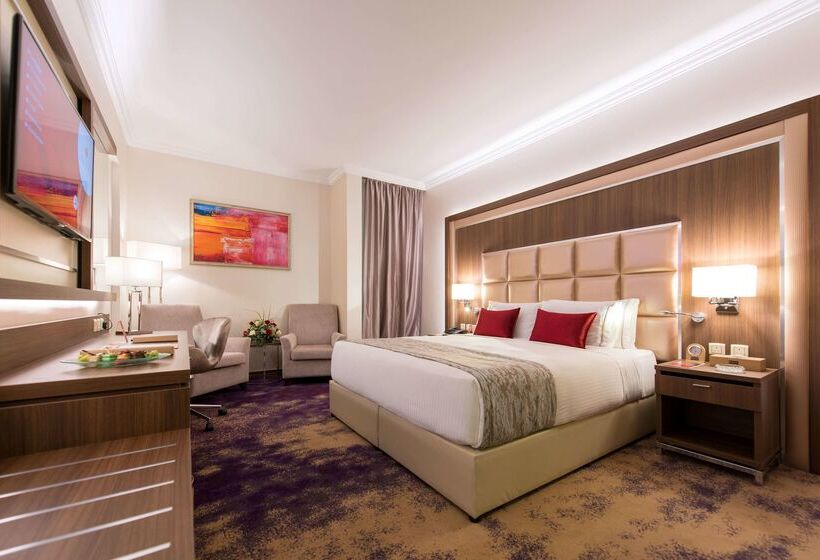 هتل Ramada By Wyndham Continental Jeddah