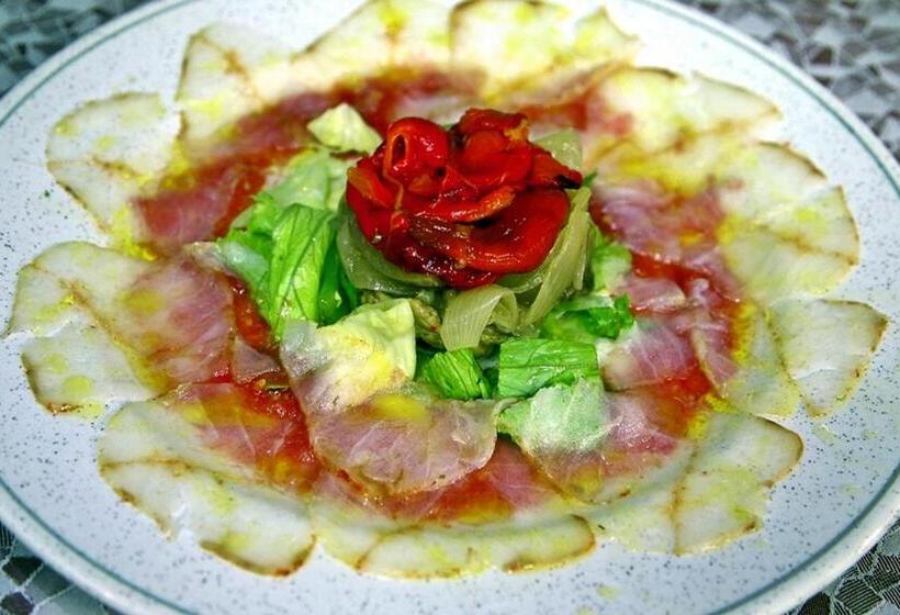 Отель Restaurante La Quadra