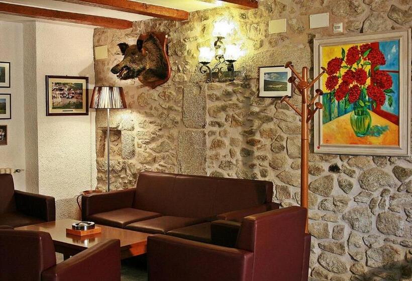 Отель Restaurante La Quadra