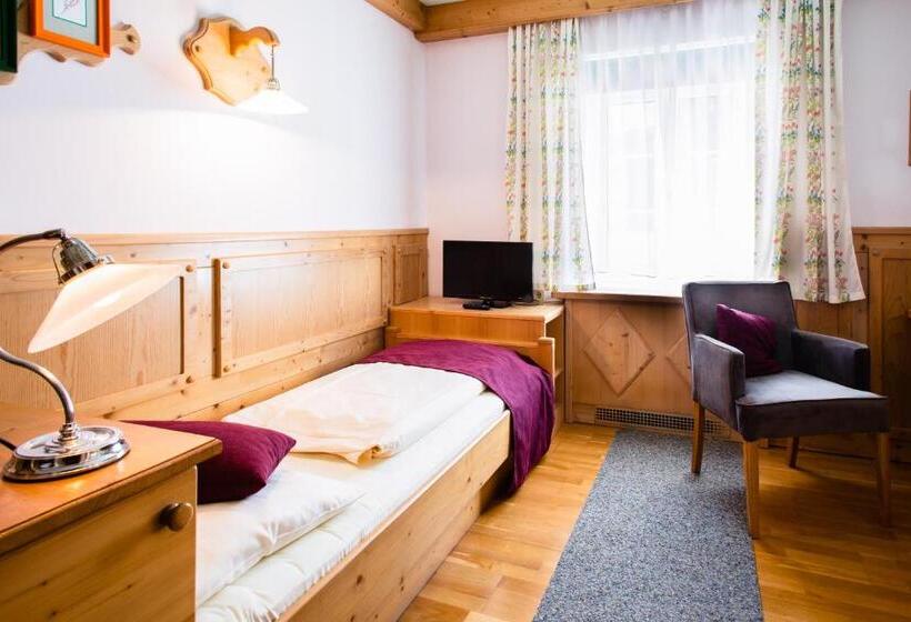 호텔 Scharfegger S Raxalpenhof   Zuhause Am Land