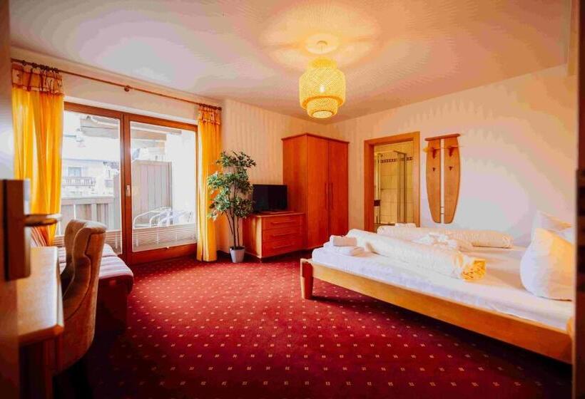 Отель In The Heart Of The Alps
