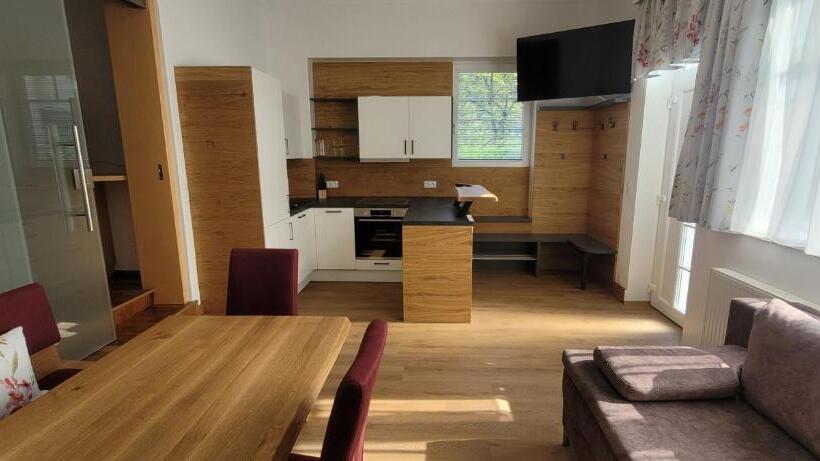 هتل Sonnblick Am Wörthersee