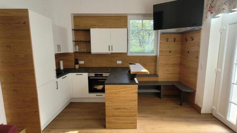 هتل Sonnblick Am Wörthersee