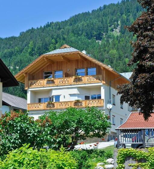 فندق Zum Weissensee