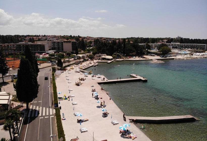 پانسیون Apartments And Rooms With Parking Space Porec 6917