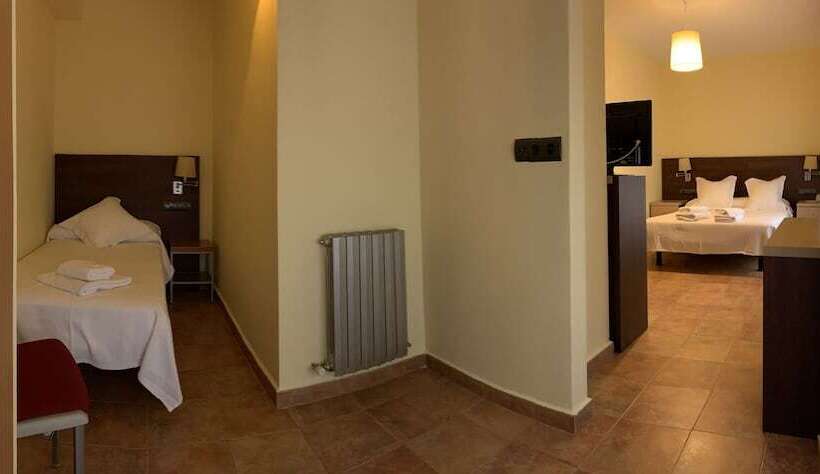 Hostal Monasterio De Rueda