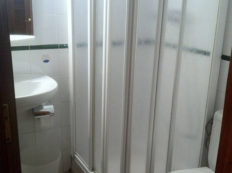 مسافرخانه Pension Atlantida