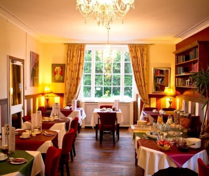 فندق Baskerville House