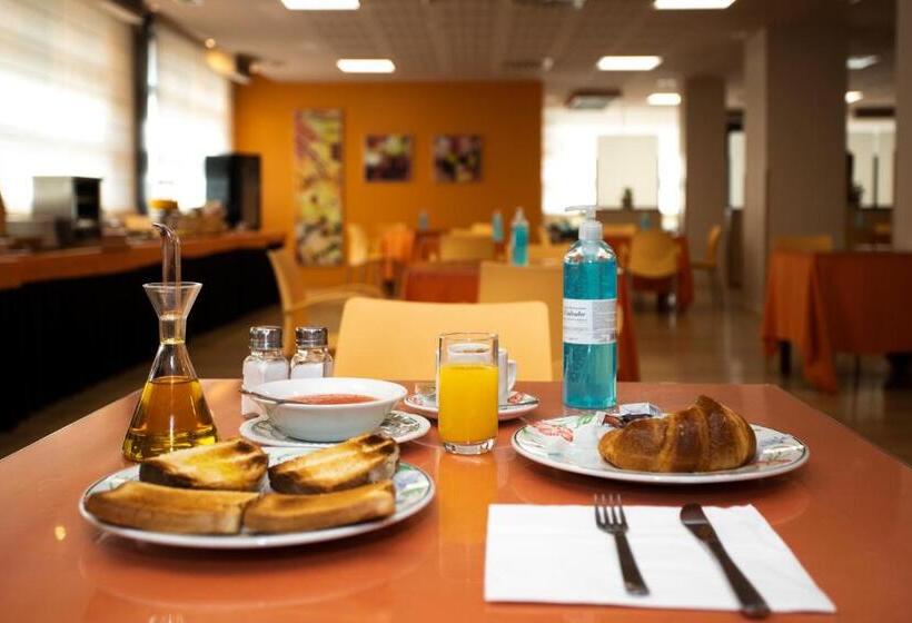 هتل Ciudad De Ejea