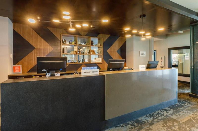 فندق Four Points By Sheraton Levis Convention Centre