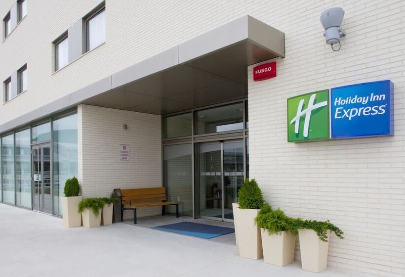 فندق Holiday Inn Express Vitoria, An Ihg