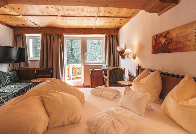 בית מלון כפרי Kristall   Adults Only