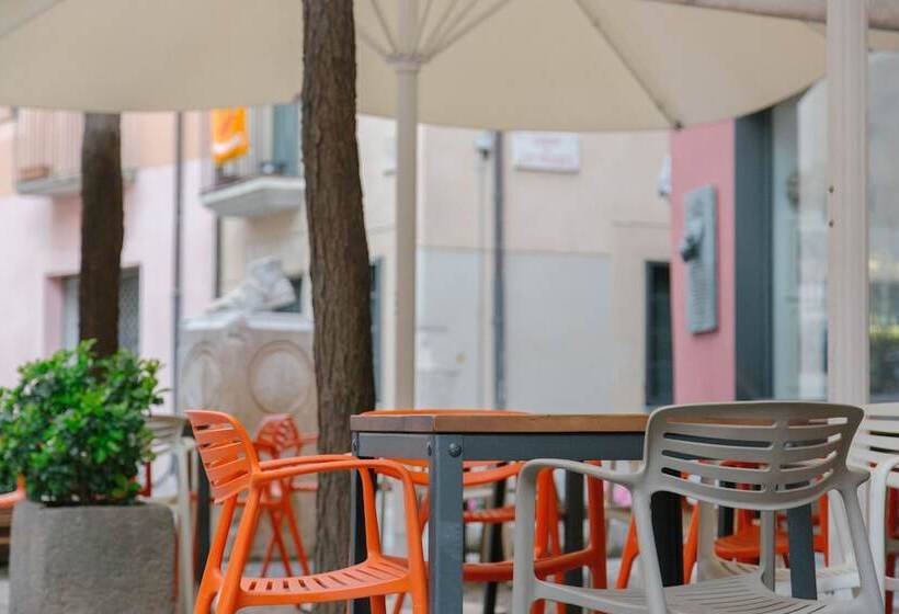 هتل Museu Llegendes De Girona