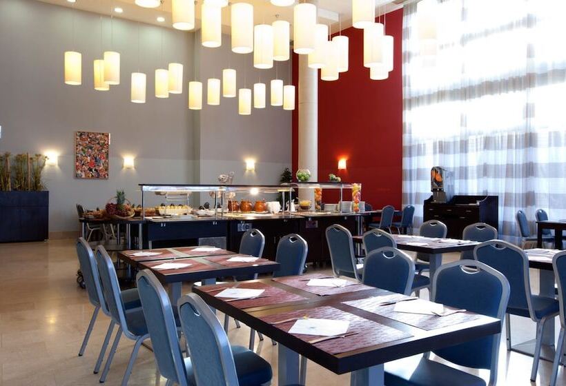 Отель Porcel Avant