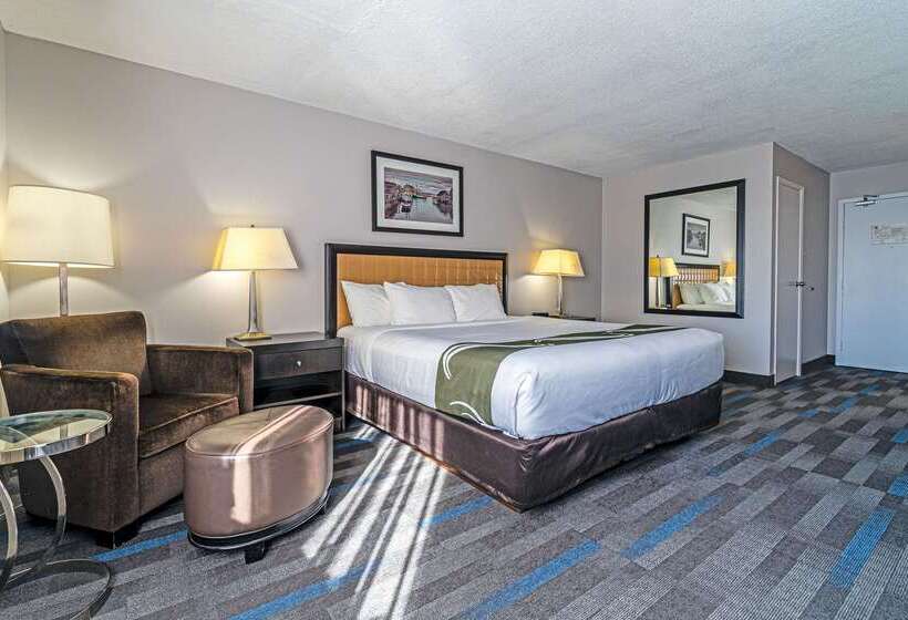 هتل Quality Inn Halifax Airport