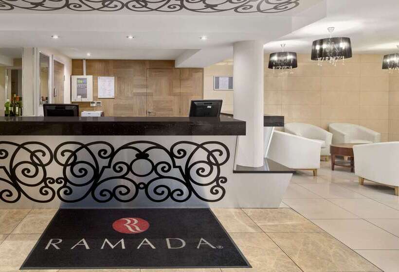 هتل Ramada Birmingham Oldbury M5 J2
