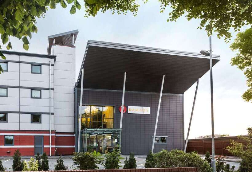 هتل Ramada Birmingham Oldbury M5 J2