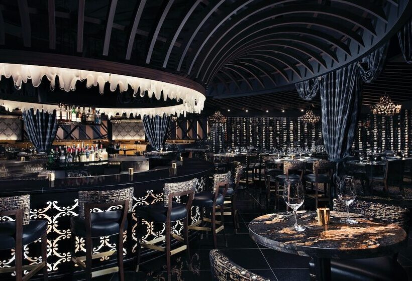 هتل Aria Sky Suites