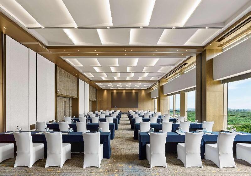 호텔 Doubletree By Hilton Qidong, China