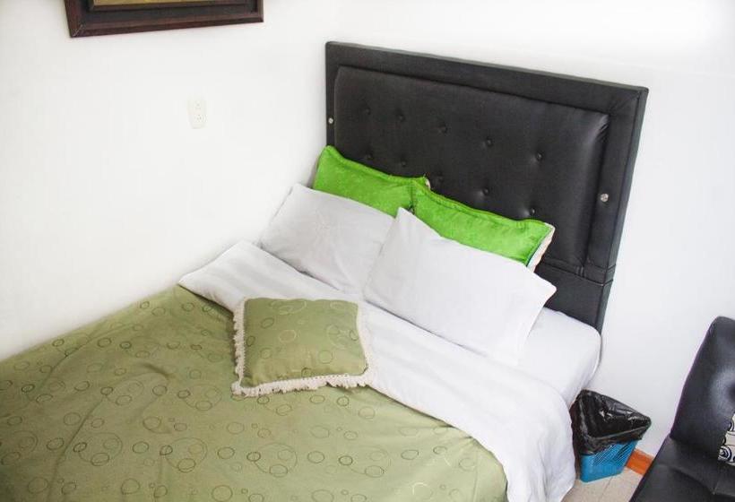 هتل کپسول Punto 100