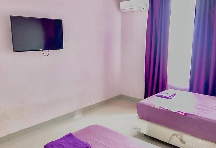 Отель Tiara Guest House Samarinda Redpartner