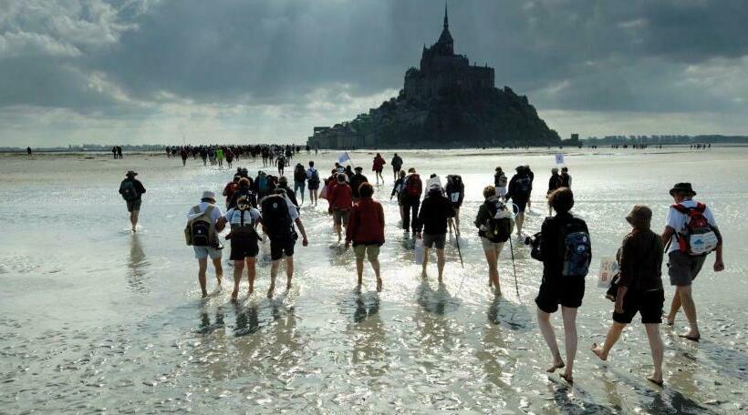 ベッドアンドブレックファースト Chambres D Hotes Avec Piscine Aux Agapanthes De Cromel   Mont Saint Michel
