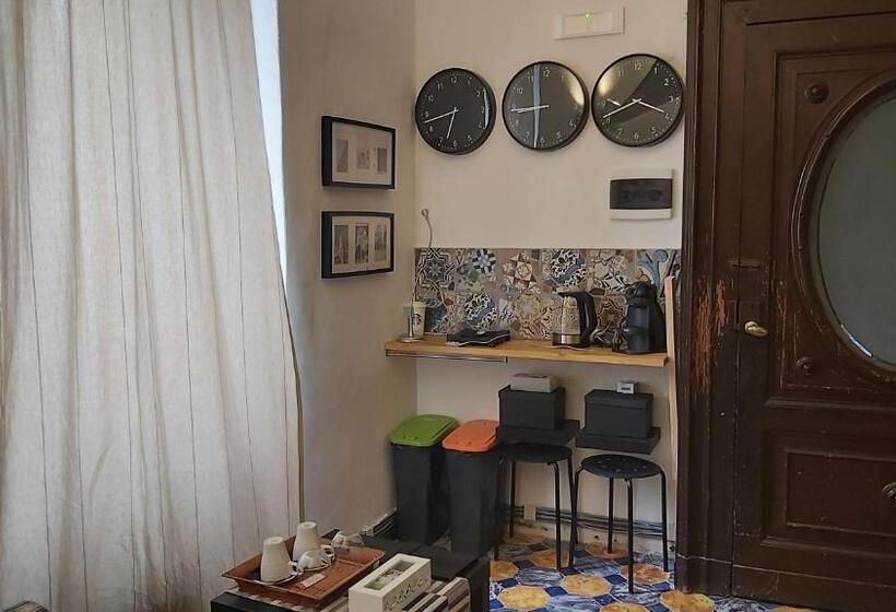 Пансион Room In Villa   Dimora Aganoor Business Suite