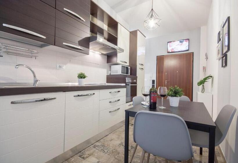 4 Star Bologna Train Station   Self Check In